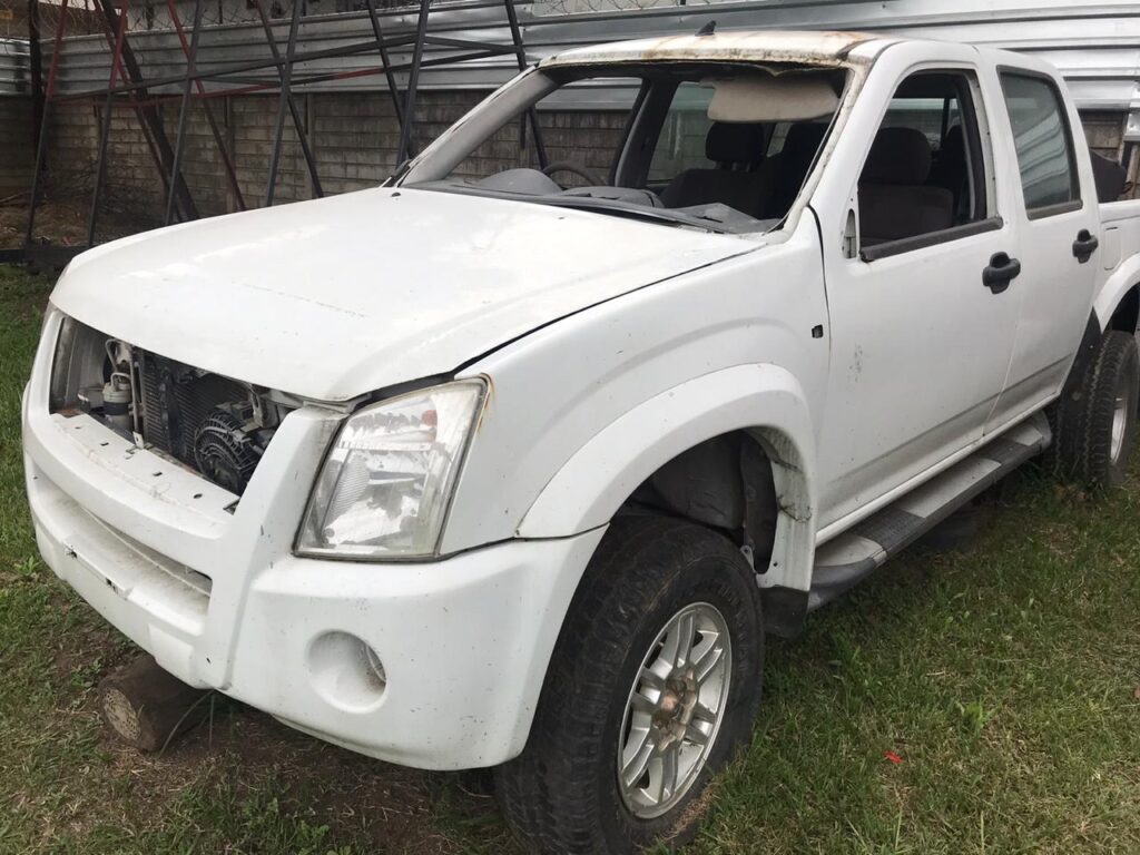 Isuzu Double Cab stripping for parts