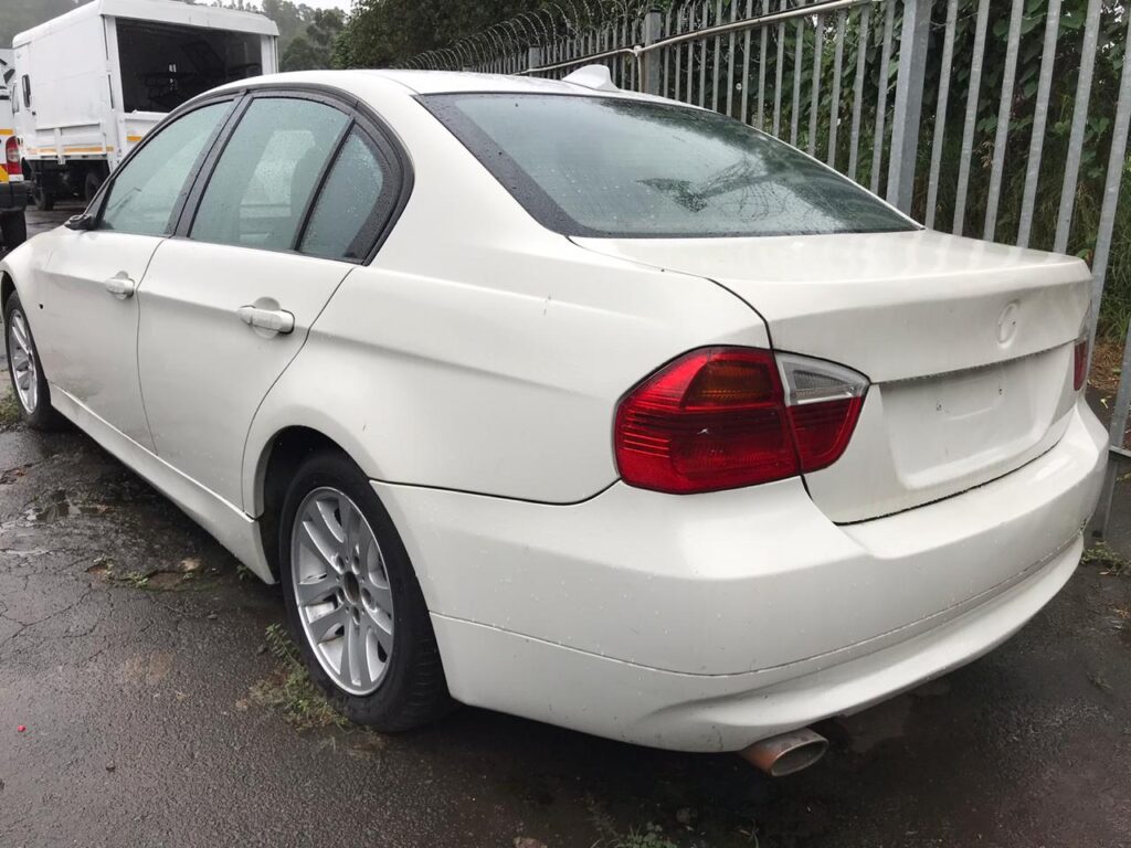 2007 BMW 320i e90 Spares Available - We Buy Damaged Cars