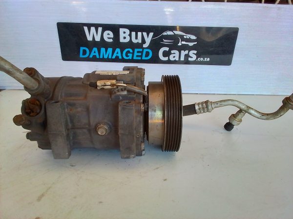 Renault Sandero TCE Aircon Compressor / pump OEM - Image 4