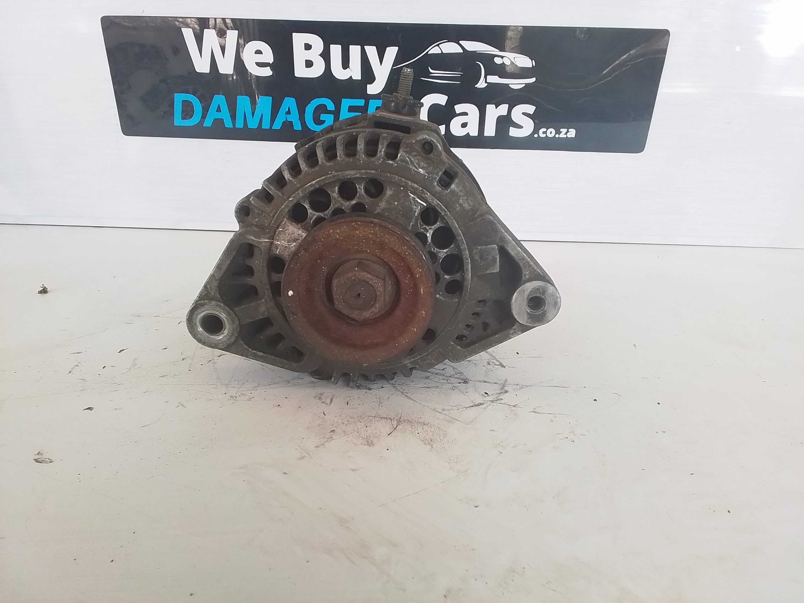 Nissan hardbody/ NP300 KA20 Alternator OEM