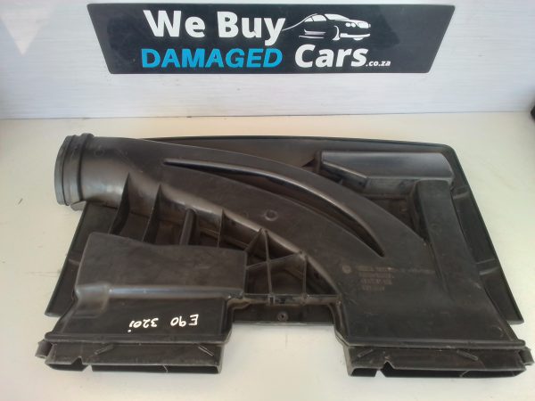 BMW E90 320i N43 Engine Cover OEM - Image 3