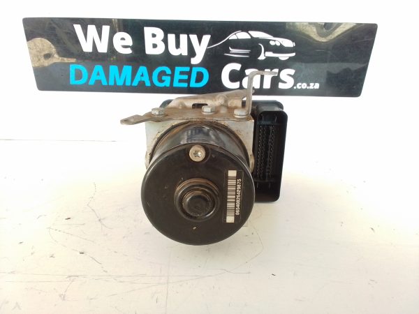 BMW E90 320i N43 ABS Pump - Image 3