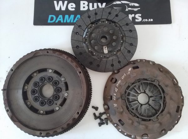 Ford Focus ST 2.5 5 Cylinder/Volvo 2.5 Flywheel / Clutch OEM - Image 2