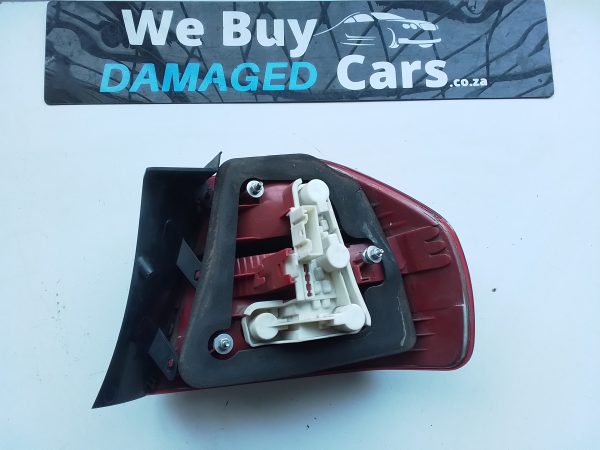 BMW E90 LHS Tail light Cracked OEM  - Image 3