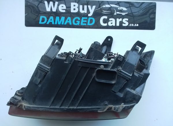 Ford Focus RHS Head Light 2007 OEM - Image 4