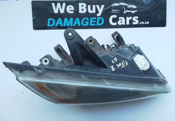 Ford Focus RHS Head Light 2007 OEM - Image 2