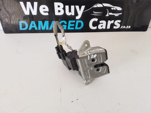 Hyundai i20 Boot Lock 2012 OEM - Image 2