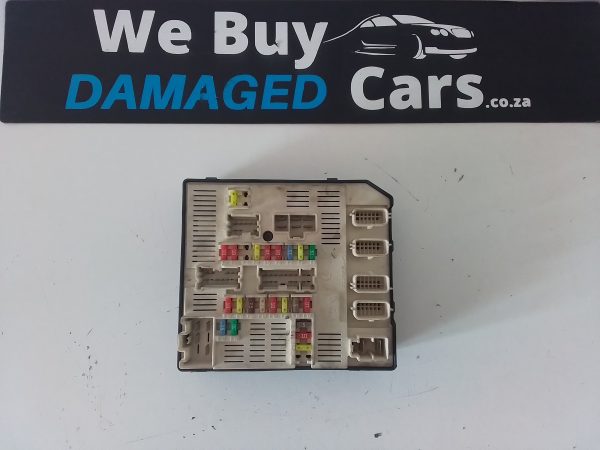 Renault Megane 1.4 TCe Fuse Box 2013 OEM - Image 3
