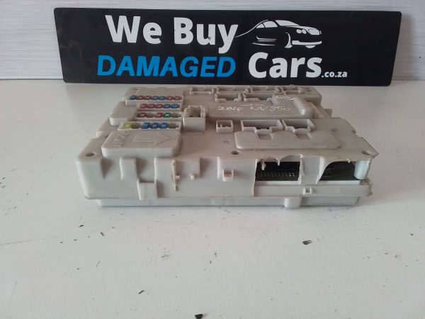 Nissan NV350 QR25 Fuse Box OEM Damaged - Image 3
