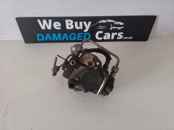 Toyota Corolla 2.0 D4D 2AD Diesel Pump 2009 OEM - Image 4