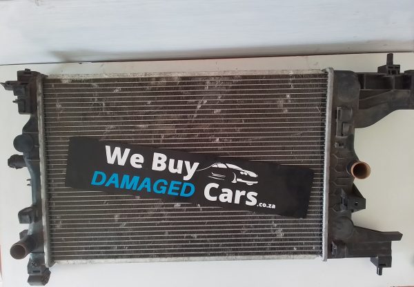 Chevrolet Cruze 1.6 Radiator 2012 OEM - Image 3