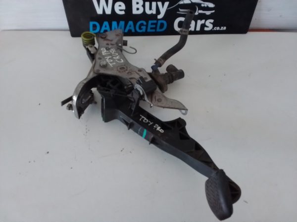 Toyota Corolla Professional 2.0 D4D 2AD Clutch Pedal and Clutch Master OEM - Image 5