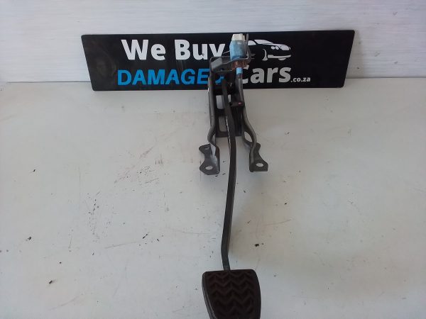 Toyota Yaris 2NR Brake Pedal OEM - Image 3