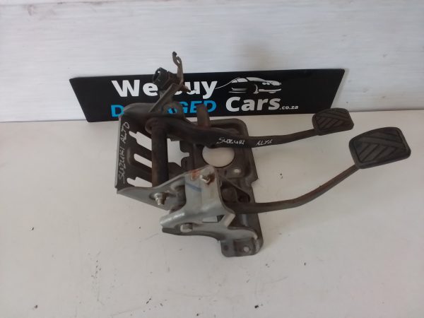 Suzuki Alto 1.0 Brake Pedal and Clutch Pedal 2013 OEM - Image 3