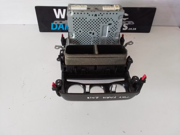 Toyota Yaris 2018 Radio Includes Panel and Vents OEM - Image 5