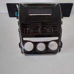 Toyota Yaris 2018 Radio Includes Panel and Vents OEM