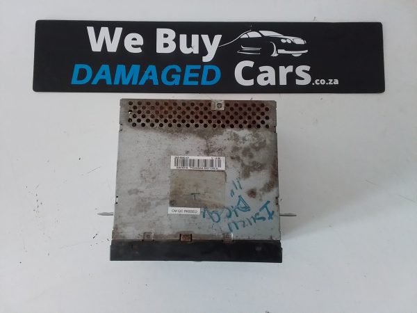 Isuzu Go Big KB Series Radio (Rusty) OEM - Image 2