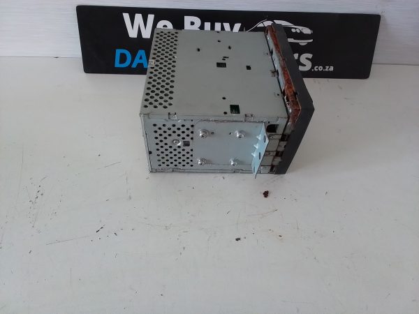 Isuzu Go Big KB Series Radio (Rusty) OEM - Image 4