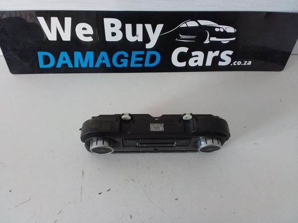 VW/Volkswagen Golf mk6 /Jetta Mk6 Climate Control Unit with Heating Seats OEM - Image 4