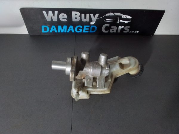 Ford Figo Brake Master with Bottle 2011 OEM - Image 3