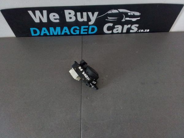 Hyundai i20 Rear View Mirror Switch OEM - Image 3
