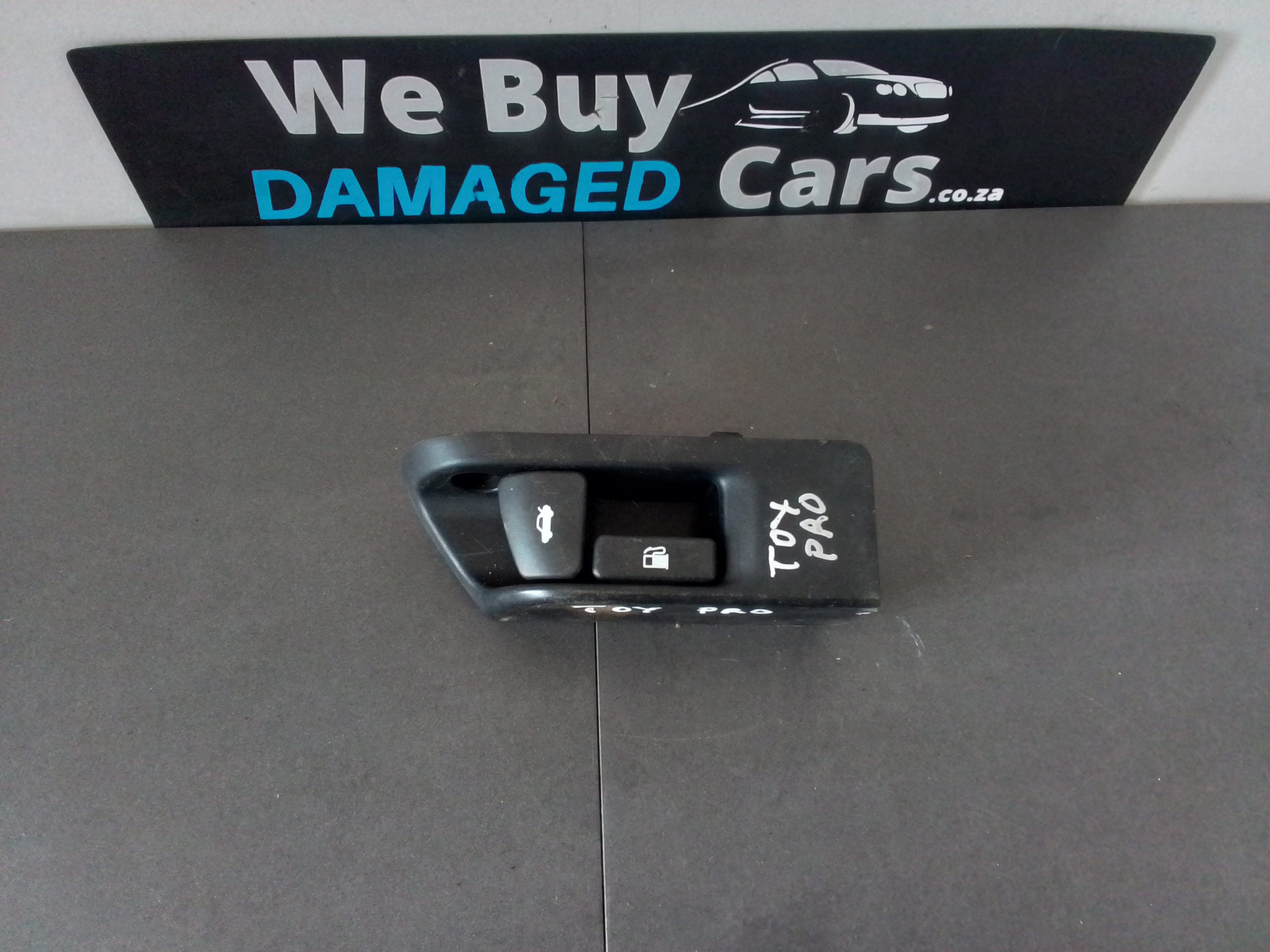 Toyota Corolla Professional 2.0 D4D 2AD Boot and Petrol Lever OEM