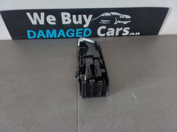 Toyota Corolla 08 Boot Lid/ Petrol Lever OEM - Image 4