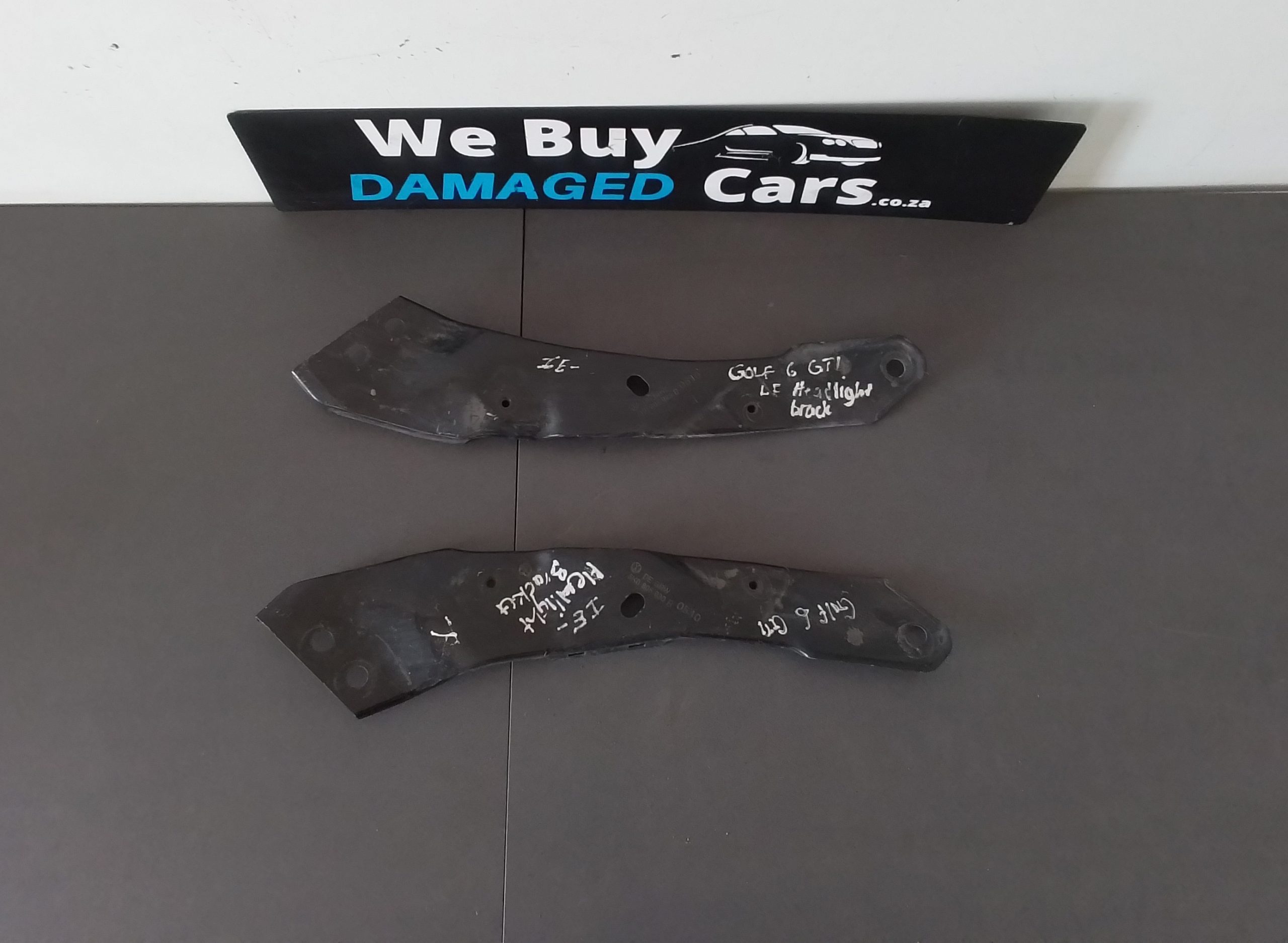 VW/Volkswagen Golf MK6 2.0 GTI CCZ Headlight Bracket OEM