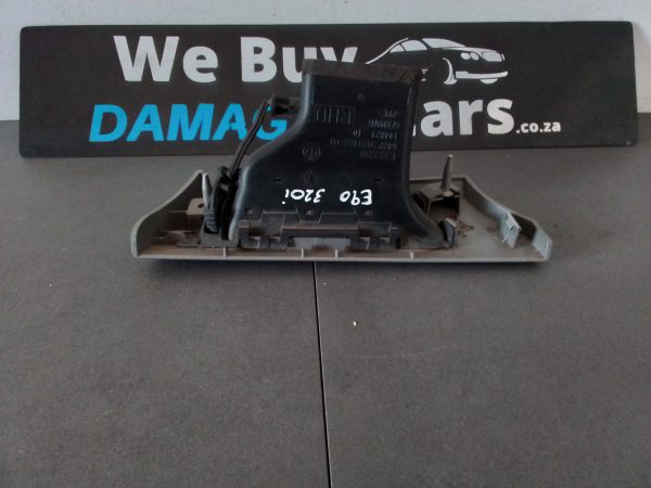 BMW E90 Air Vents RHS Dashboard OEM - Image 2