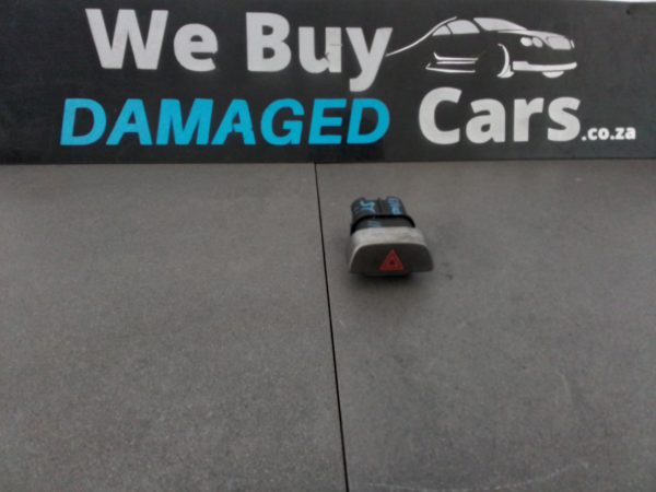 Ford Focus MK2 ST Hazards Switch OEM - Image 2