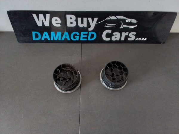 Suzuki Alto 1.0 LHS/RHS Air Vent Pair 2013 OEM - Image 3