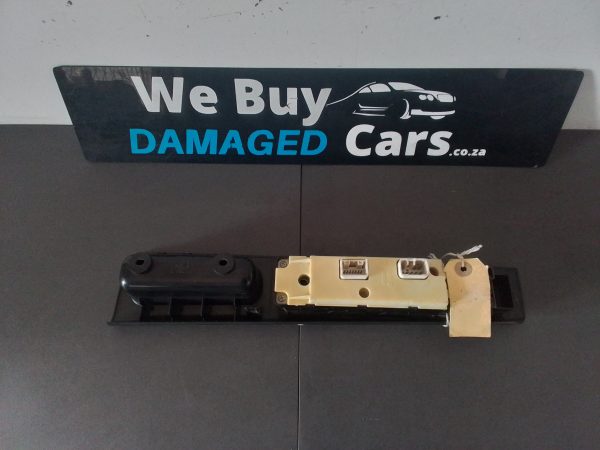 Isuzu KB Series RHS Front Window Master Switch with Surround 2009 OEM - Image 3