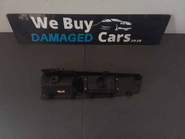 Chevrolet Cruze LHS Window Switch With Surround 2013 OEM - Image 3