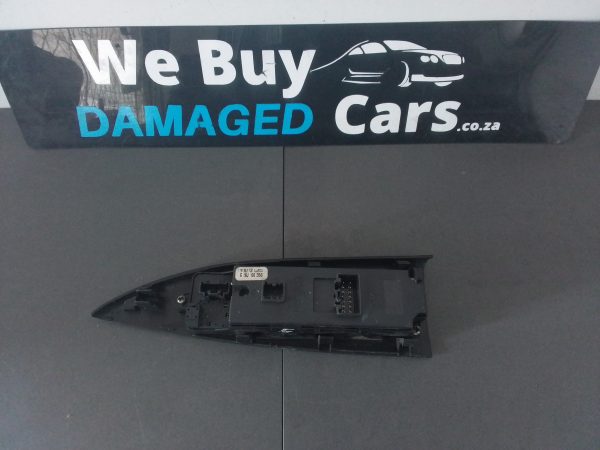 Mazda 6 2.0 RHS Window Master Switch with Surround 2008 OEM - Image 2
