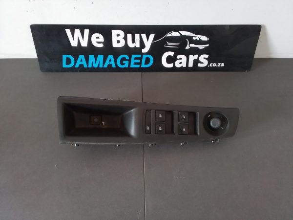 Chevrolet Cruze RHS Master Switch with Surround 2013 OEM - Image 2