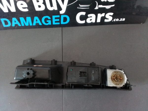 Chevrolet Cruze RHS Master Switch with Surround 2013 OEM - Image 4