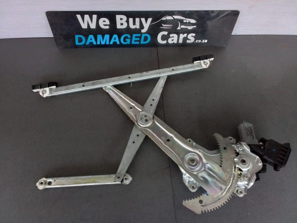 Toyota Yaris RHS Rear Window Mechanism and Motor 2018 OEM - Image 5