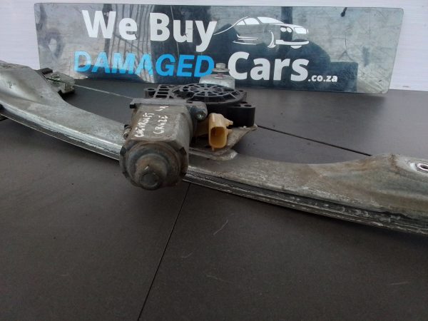 Chevrolet Cruze LHS Rear Window Mechanism and Motor 2013 OEM - Image 4