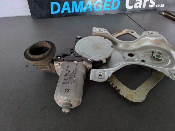 Toyota Professional Front LHS Window Mechanism with Motor OEM - Image 4