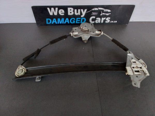 Renault Sandero Window Mechanism only 2011 OEM - Image 3