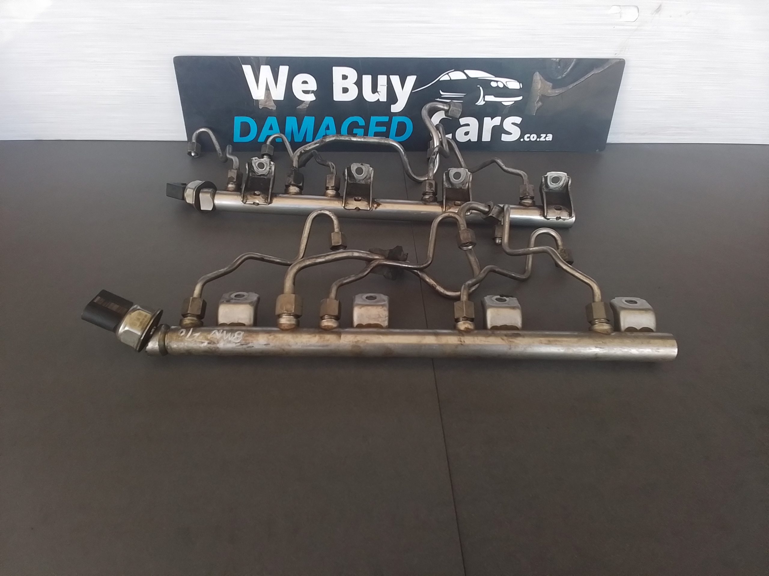 BMW F10 550i N63 Fuel Rail including Pipes and Pressure Sensor each OEM
