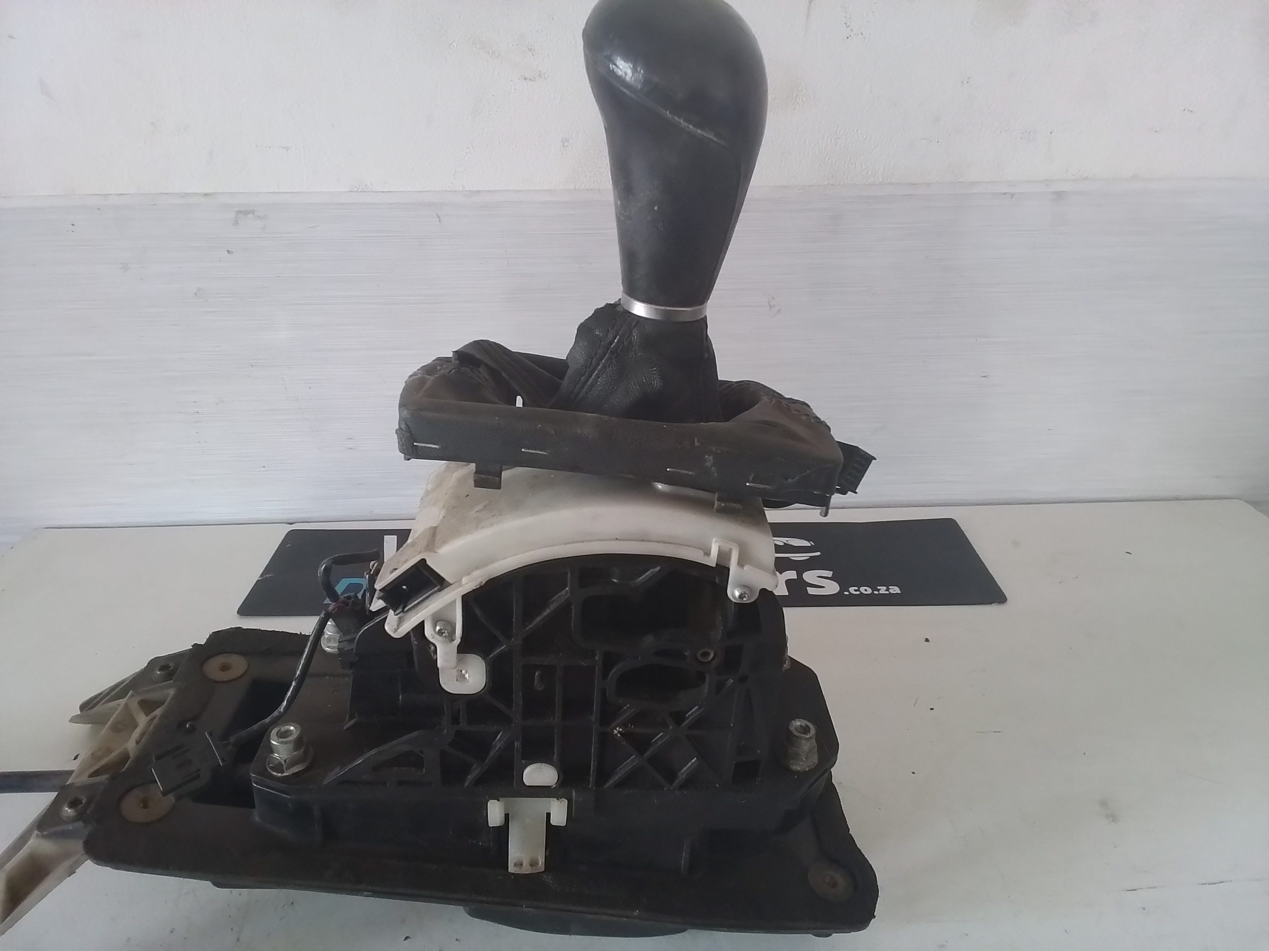 Audi Q7 Gear Selector Auto 2007-2015 OEM