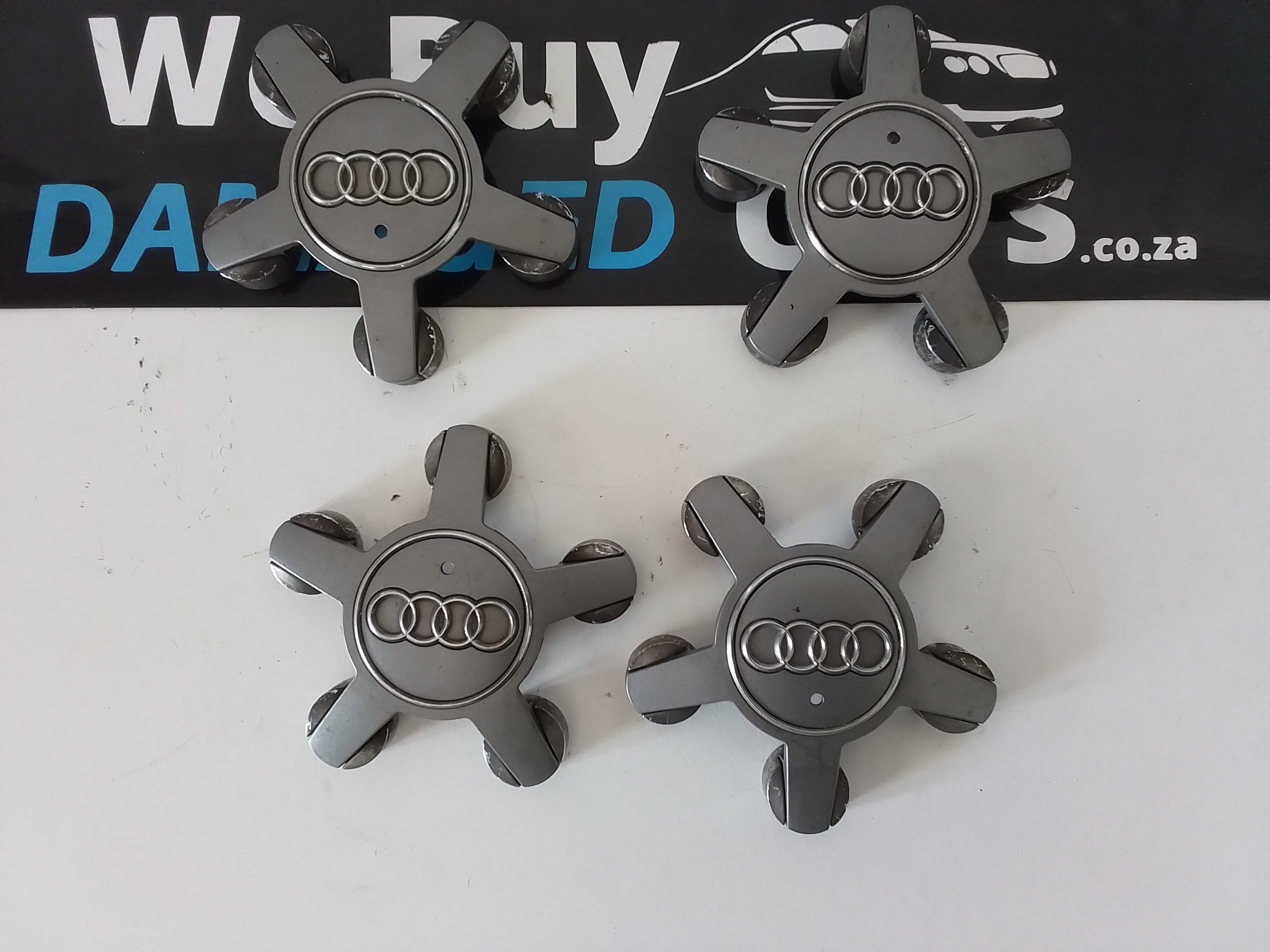Audi A3/A4/A5 / B6/7/8 Center Cap Set of 4 OEM