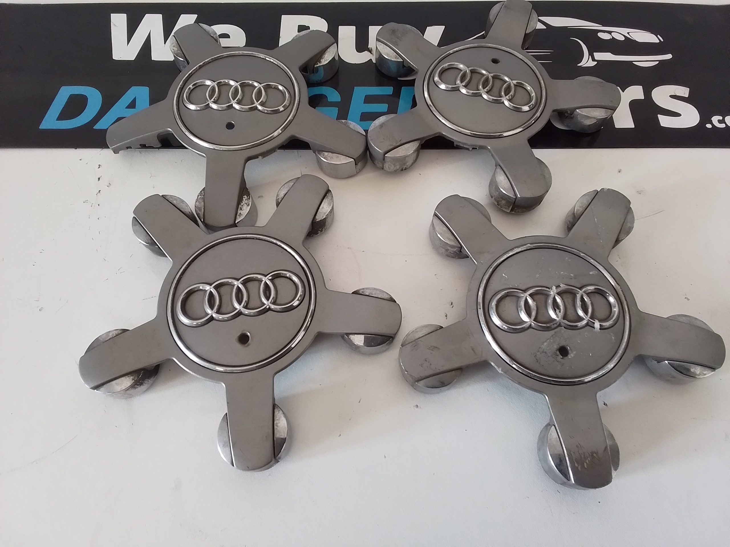 Audi A3 / A4 /A5 / B6/7/8 Center Cap Set of 4 OEM