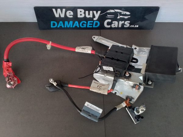 Jaguar XF Positive Terminal Power Supply Unit 2013 OEM - Image 4