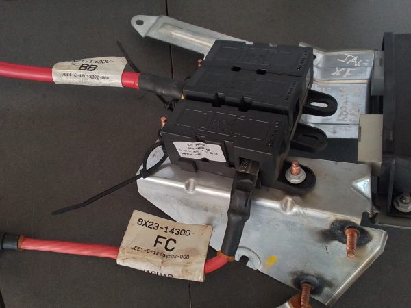 Jaguar XF Positive Terminal Power Supply Unit 2013 OEM - Image 5