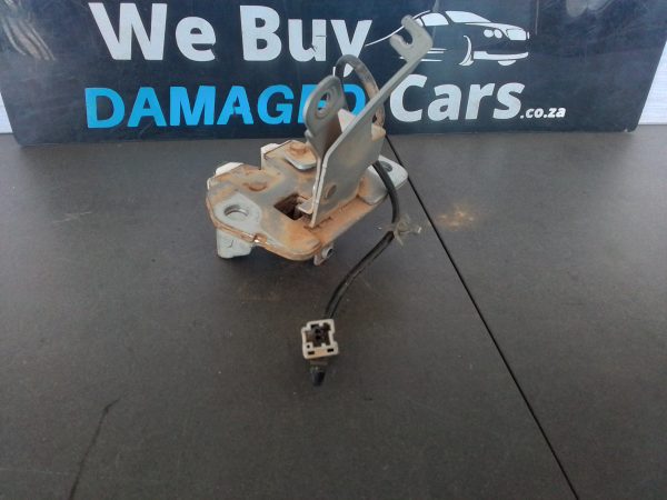 Nissan NV350 QR25 Boot Lock OEM - Image 3