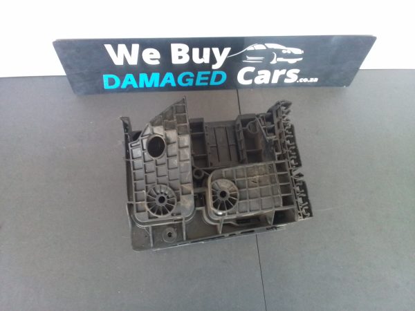 VW/Volkswagen Golf MK6 2.0 GTI CCZ Fuse Box OEM - Image 3