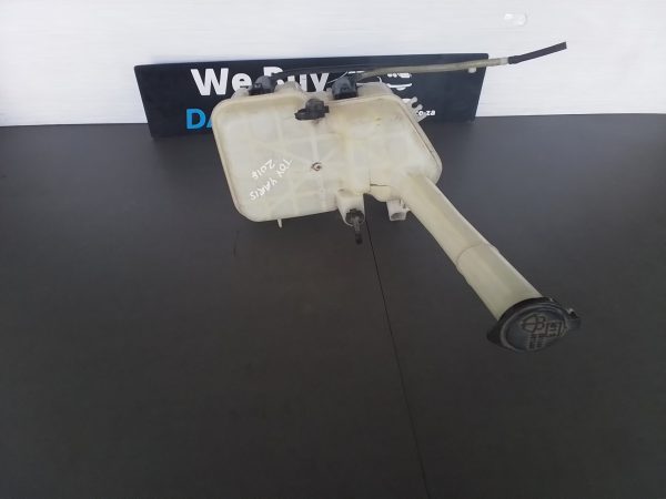 Toyota Yaris 1.5 Window Water Bottle 2018 OEM