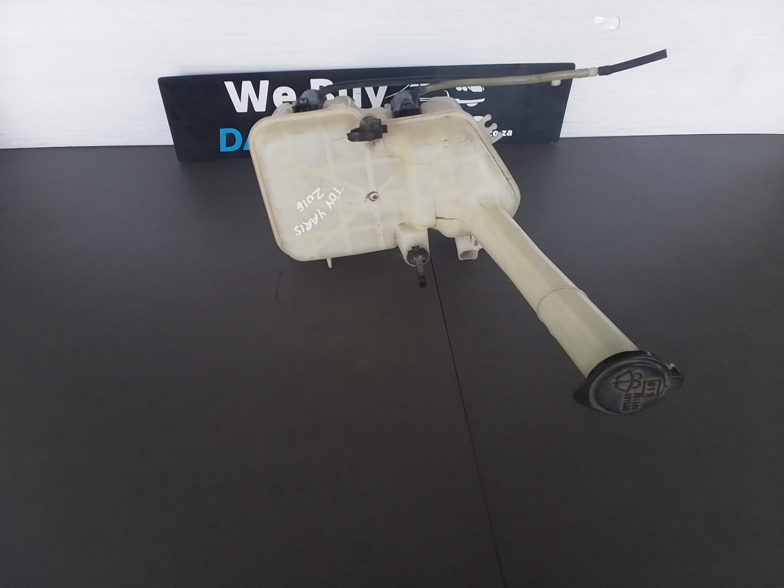 Toyota Yaris 1.5 Window Water Bottle 2018 OEM